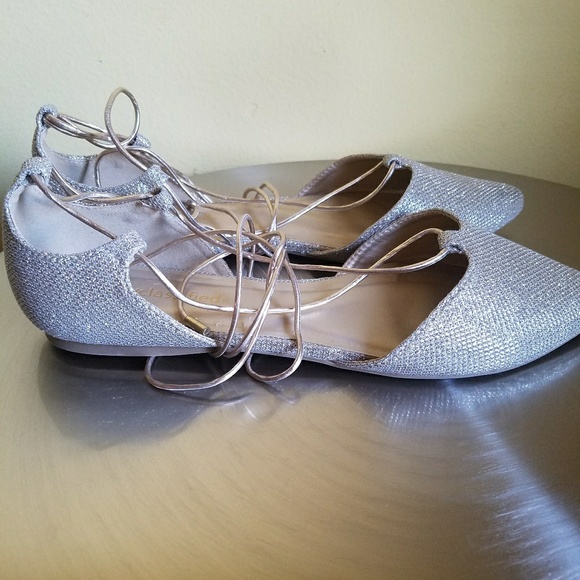 SHOES - Picture 2 of 2